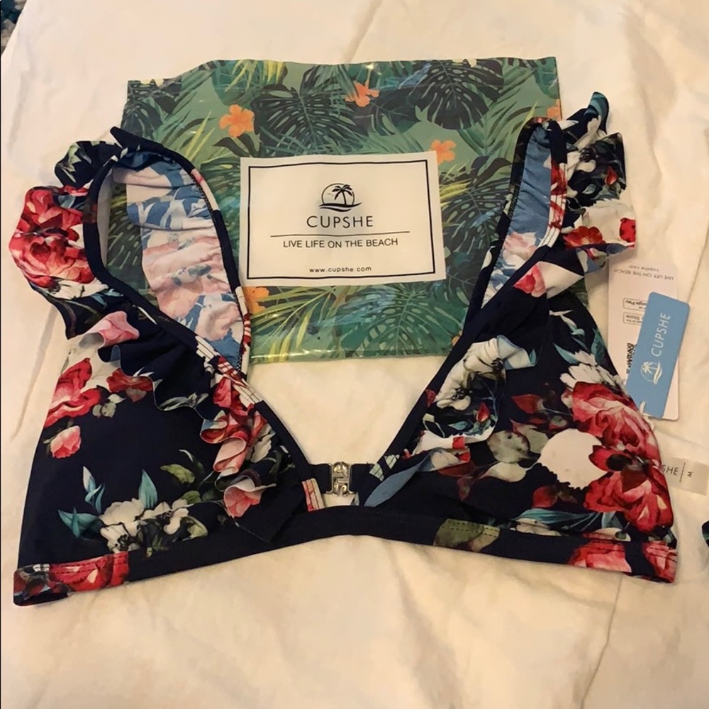 NWT Floral Cupshe Bikini 👙